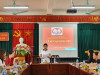 Đ/c: Nguyễn Thị Mai - Bí thư chi bộ TH công bố Quyết định kết nạp Đảng viên của Ban thường vụ Huyện ủy Thanh Oai đối với đ/c Nguyễn Thị Huệ