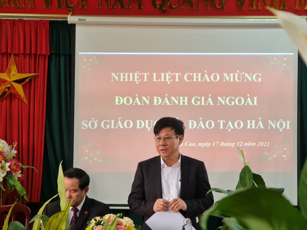 Ông: Lê Văn Hiến - Trưởng phòng Phòng Giáo dục và Đào tạo huyện Mỹ Đức Trưởng đoàn kết luận những nội dung trong buổi đánh giá